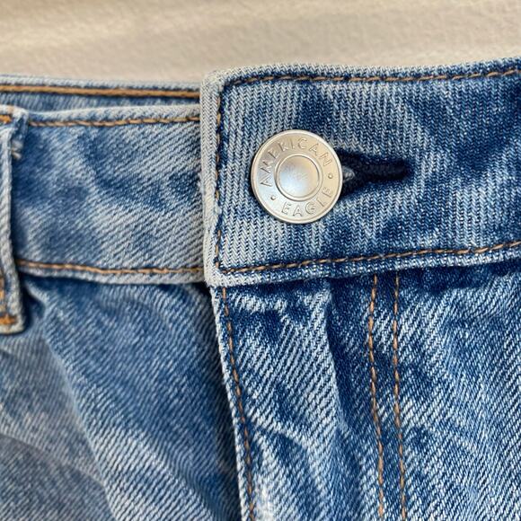 American Eagle Distressed Mom Denim Shorts Sz 8 - Picture 3 of 9